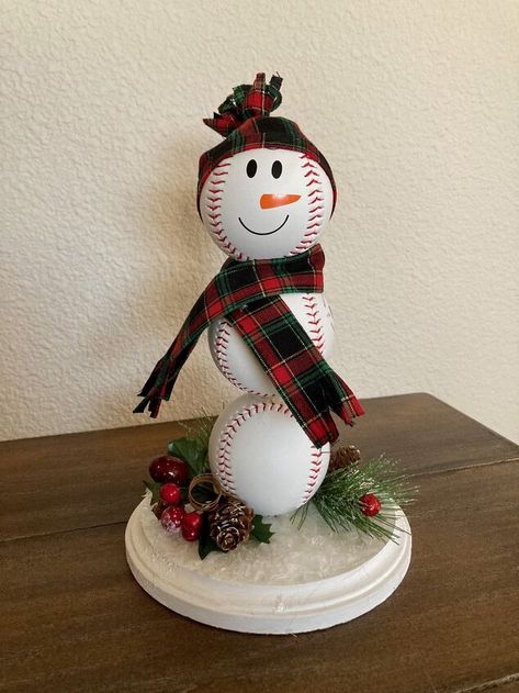 Baseball Crafts To Sell, Snow Man Crafts, Baseball Crafts Diy, Snowman Diy Crafts, Baseball Snowman Diy, Softball Snowman Diy, Baseball Christmas Tree Diy, Baseball Snowmen, Baseball Ornaments Diy