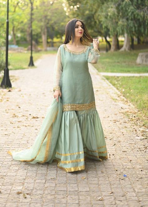 Garara With Long Shirt, Gharara Shirt Designs, Stylish Dress Designs For Wedding, Grara Dress Indian Weddings, Simple Sharara Designs Latest, Garara Dress Simple, Garara Designs Latest, Organza Gharara, Garara Designs