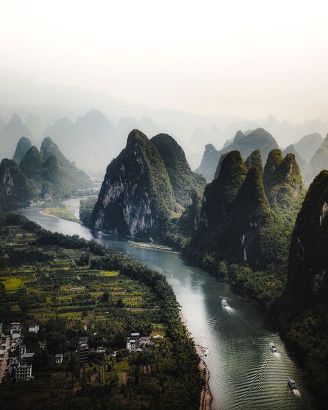 Guilin China, Get Paid To Travel, Paid To Travel, Explore China, Guilin, China Travel, Album Photo, Pretty Places, Travel Fun