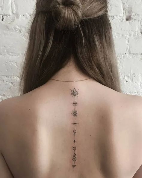 spine tattoo designs ideas Back Tattoo Women Spine, Tato Dengan Makna, Cool Back Tattoos, Think Tattoo, Omerta Tattoo, Girl Back Tattoos, Taurus Tattoos, Handpoke Tattoo, Spine Tattoos For Women