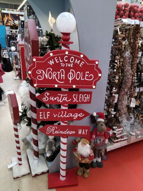 50+ Farmhouse Christmas Decoration Ideas with Cheap Dollar Store Items - Hike n Dip Welcome To The North Pole, Santa's Village, Landscaping Simple, Christmas Themes Decorations, Christmas School, Office Christmas Decorations, Christmas Yard, Christmas Wood Crafts, Xmas Diy