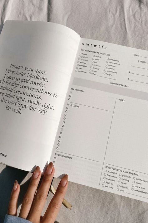 Organisation Planner, Monthly Gratitude, Branding Workbook, Planner Goals, Mises En Page Design Graphique, Wellness Planner, Agenda Organization, Planner Inspiration, Planner Journal