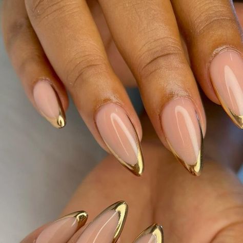 Good French Tip Nails, Gold Almond Nails Designs, Almond Chrome French Tip Nails, Gold Glitter Almond Nails, Gold Inspired Nails, Cute Nude Acrylic Nails, Gold French Tip Nails Almond, Gold Tip Nails French, Gold Chrome French Tip Nails