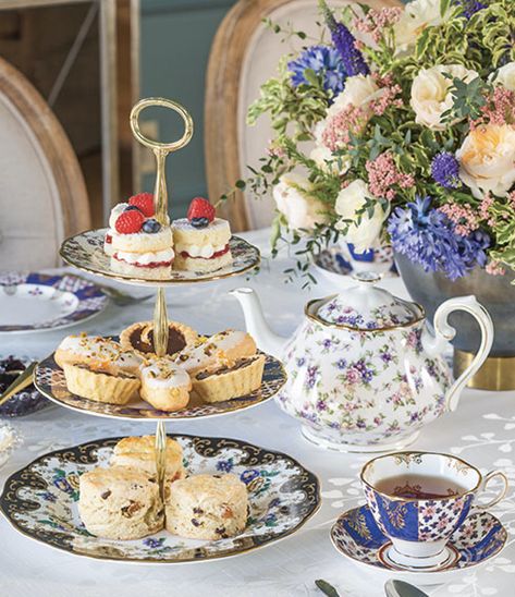 British Afternoon Tea Aesthetic, Hi Tea Table Setting, English Tea Table Setting, British Table Setting, Afternoon Tea Party Table Settings, English Tea Shop, Bridgeton Fanart, Afternoon Tea Set Up, Tea Party Set Up