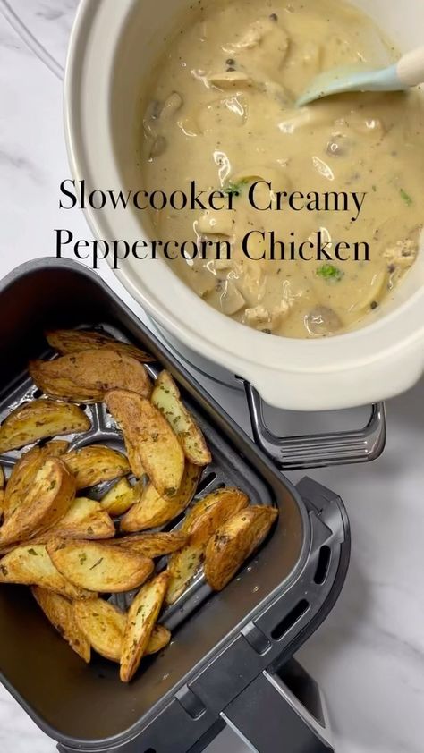 Peppercorn Chicken, Chicken Sauce, Easy Chicken Dinner Recipes, Sauce For Chicken, Crock Pot Slow Cooker, Crockpot Recipes Slow Cooker, Dinner Recipes Crockpot, Crockpot Recipes Easy, Creamy Chicken