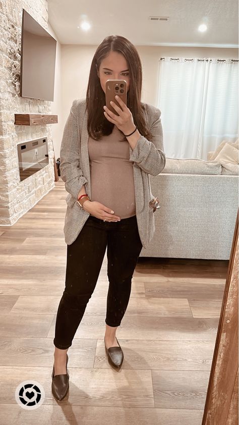 Pregnant Office Outfit Casual, Maternity Fall Outfits Work, Maternity Outfits For The Office, Professional Maternity Outfits Winter, Fall And Winter Maternity Outfits Work, Office Outfits For Pregnant Women, Office Outfits Women Pregnant, Maternity Business Casual Summer, Maternity Professional Outfits Offices