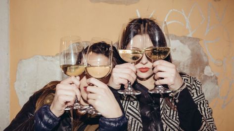 Dating In Your 20s, Ig Caption, Wine Puns, Friday Quotes Funny, Date Outfit Summer, Your 20s, Online Dating Advice, Wine Quotes, Its Friday Quotes