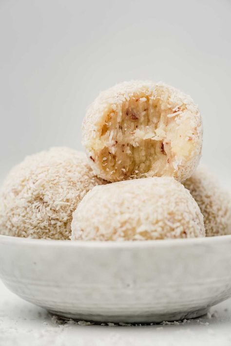 How to make white chocolate coconut truffles with this easy and delicious recipe. These coconut truffles are creamy and crunchy made with shredded coconut and chopped almonds and they are perfect for holiday giving. White Chocolate Coconut, Best White Chocolate, Condensed Coconut Milk, Coconut Truffles, Christmas Truffles, White Chocolate Recipes, White Desserts, Chocolate Melting Wafers, White Chocolate Truffles