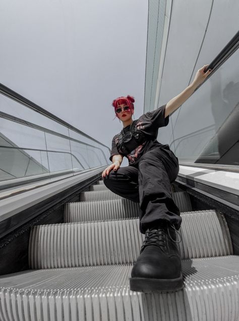 Sitting On Railing Poses, Stairwell Pictures Instagram, Person Sitting On Stairs, Stairs Poses Photography, Staircase Photoshoot Ideas, Street Photo Poses, Stairway Photoshoot, Escalator Photography, People On Stairs