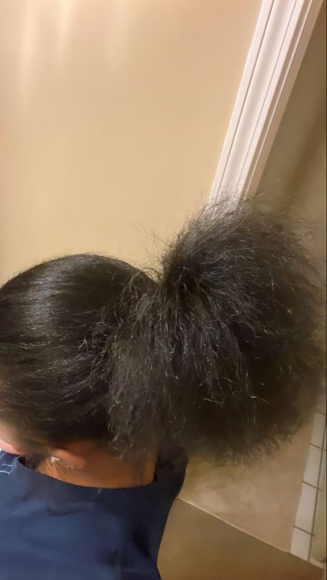 Blow Dry Natural Hair, Hair Pic, Pressed Natural Hair, Silk Press Natural Hair, Natural Hair Bun Styles, Quick Natural Hair Styles, Blow Dry Hair, Dyed Hair Inspiration, Girls Natural Hairstyles