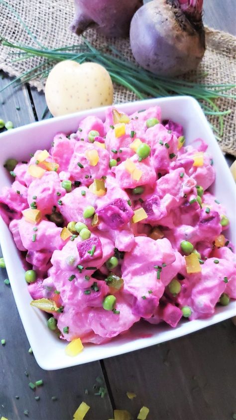 Russian Beet Salad, Red Beets Salad, Bacon Vodka, Russian Salad Recipe, Russian Potato Salad, Dressings Recipes, Salad Bacon, Cooking Beets, Bbq Salads