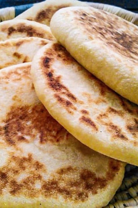 Moroccan Bread Recipe, Moroccan Flatbread Recipe, Morrocan Recipe, Ramadan Soup, Morocco Recipes, Moroccan Foods, Lebanese Bread, Moroccan Dinner, Moroccan Bread