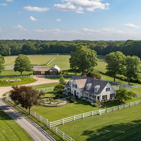 Farmhouse Mansion Exterior, Family Compound Ideas, Rural House Country Living, Big Ranch House, House With Farm, Big Country House, Farm Mansion, Farm Exterior, Farmer House