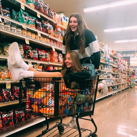 Target Photoshoot, Grocery Store Photoshoot, Store Photoshoot, Editor Video, Brady Bunch, The Brady Bunch, Best Friend Photography, Best Friend Photoshoot, Best Friends Shoot