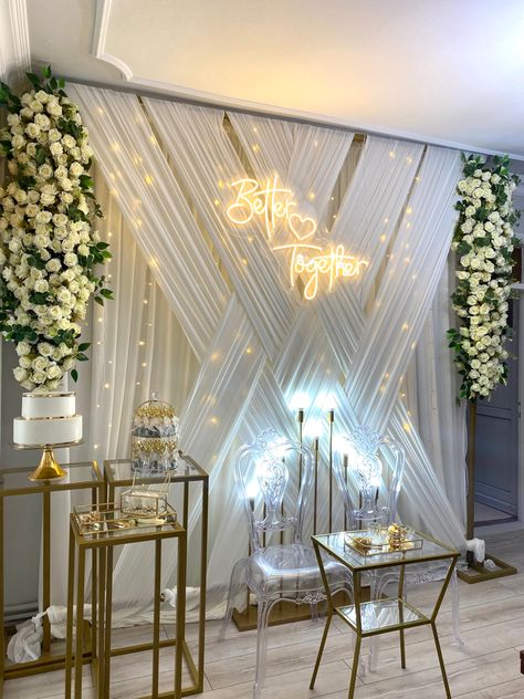 Arabic Engagement Party, Nikkah Setup At Home, Arab Engagement Party, Nikkah Set Up, Muslim Wedding Photos, Somali Wedding, Engagement Party Themes, Nikah Decor, Decoration Buffet