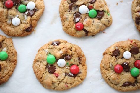 MINT M&M CHOCOLATE CHIP COOKIES - Passion 4 baking :::GET INSPIRED::: Trail Mix Cookies, Dark Chocolate Candy, Passion For Baking, Preppy Kitchen, Oatmeal Cookies Chewy, Oats And Honey, Mint Recipes, Peanut Butter Honey, Mint Cookies