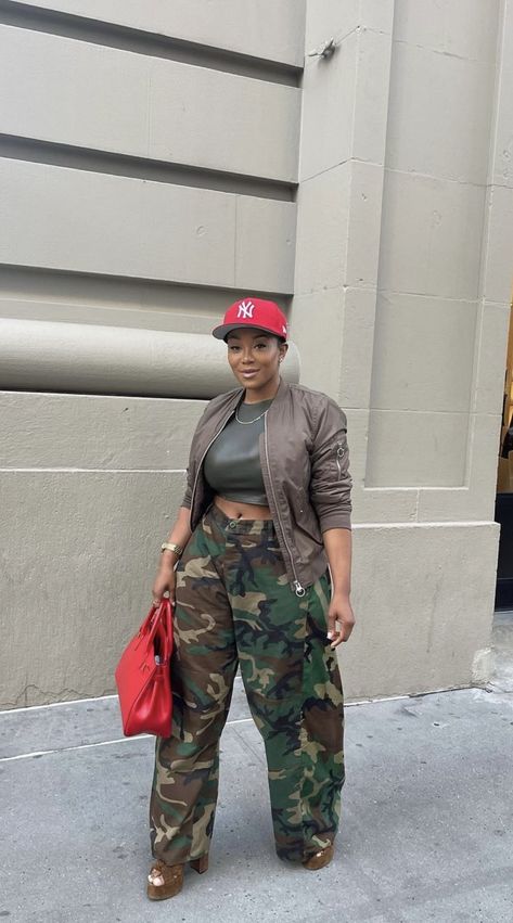 Casual Camo Pants Outfit, Camouflage Outfits Black Women, Outdoor Festival Outfit Fall, Trap Karaoke Outfit, Fall Casual Camouflage Cargo Jeans, Army Pants Outfit Black Women, Camo Pants Outfit Street Style, High-waisted Camouflage Pants For Fall, Camo Outfit Ideas