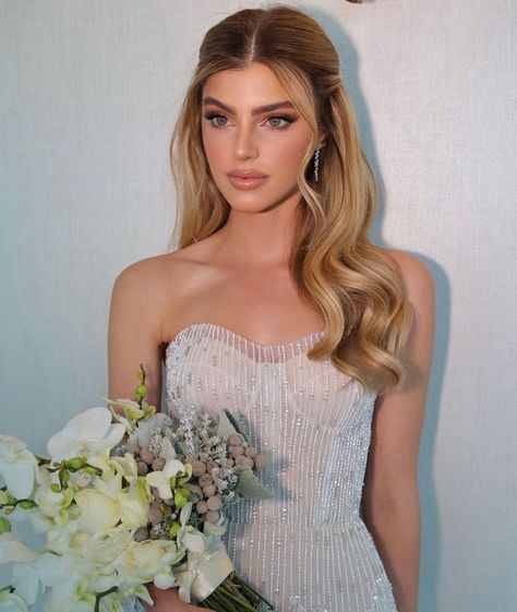 Bridesmaid Hair Inspo, Bridal Hair Down, Wedding Hair Half, Bridesmaid Hair Makeup, Vlasové Trendy, Bridal Hair Inspiration, Long Hair Wedding Styles, Braut Make-up, Front Hair Styles