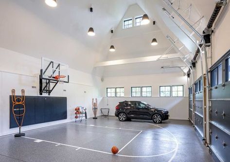 Barndominium With Indoor Basketball Court, Basketball Shop Design, Half Court Basketball Indoor, Indoor Basketball Court Gym, House With Basketball Court Inside, Basketball Court In Garage, Barndominium With Sports Court, Barndo With Basketball Court, Shed With Basketball Court