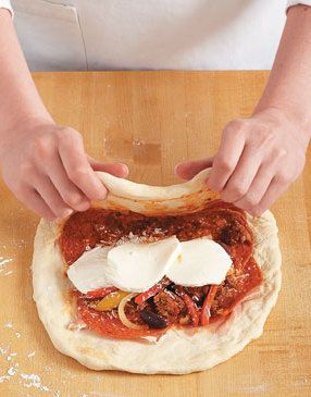 Italian Calzone Recipe, Calzone Recipe Dough, Calzone Filling Ideas, Calzone Recipe With Pizza Dough, Calzones With Pizza Dough, Calzone Dough Recipe, Homemade Calzone Recipe, Pizza Calzone Recipe, Italian Calzone