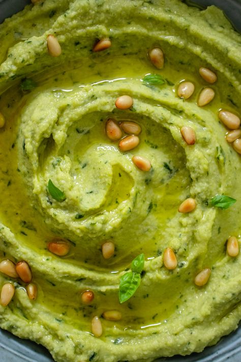 Basil Hummus - The Delicious plate Basil Dip Recipes, Basil Hummus Recipe, Basil Dip, Basil Hummus, Fresh Basil Recipes, Pesto Hummus, Hummus Recipe Homemade, Basil Recipes, Hummus Recipe