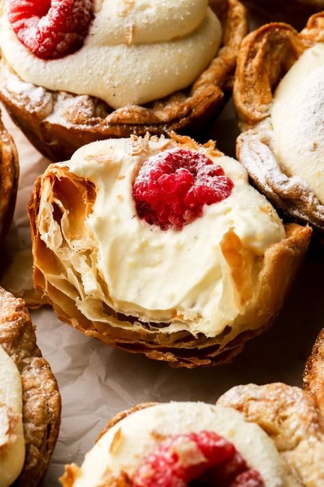 puff pastry tarts filled with bavarian cream Cream Filled Pastries, Pophams Bakery, Bavarian Cream Dessert, Pastry Photography Styling, Pastry Puff Recipes, Pastries Aesthetic, Tart With Puff Pastry, Fancy Pastry, Puff Pastry Pie