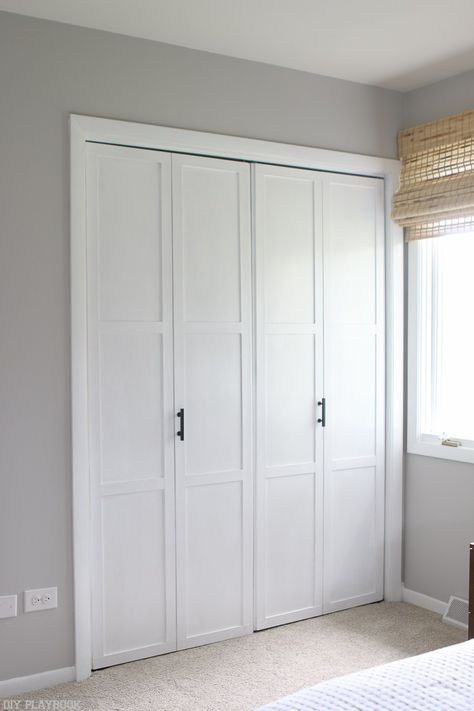 Have old bifold closet doors in your home? Upgrade them with this simple DIY tutorial. We added trim, paint, and sleek black handles for a new upgraded look on a budget! Bifold Metal Doors, Closet Shutter Doors Ideas, Modern Bifold Closet Doors, Old Closet Doors, Bifold Doors Makeover, Pintu Interior, Bedroom Closet Doors, Closet Door Makeover, Dream Ideas