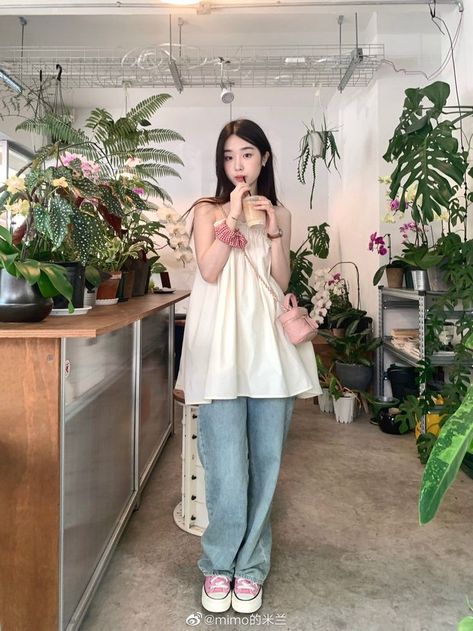 Extra Oversized Outfit, Dresses With Jeans Underneath, Dress Over Pants Korean, Chinese Summer Outfits, Dress And Jeans Outfit Together, Pants Under Dress, Dress Over Jeans, Modest Girly Outfits, Dress Over Pants