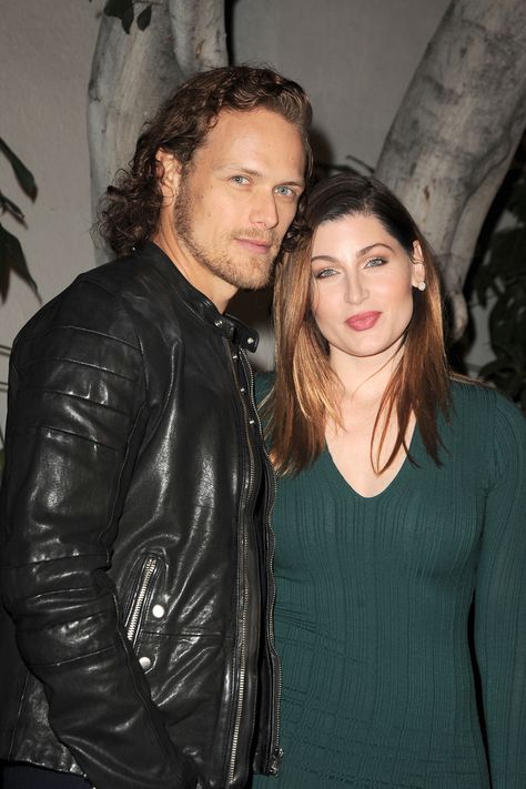 *NEW* HQ Pics of the Outlander Cast at the Starz Golden Globes Party - Outlander Online Sam Heughan Girlfriend, Outlander Cast, Outlander Characters, Golden Globes Party, Outlander Claire, Jaime Fraser, The Outlander, Outlander Casting, Jamie Fraser Outlander