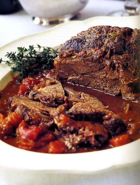 Barefoot Contessa Company Pot Roast Recipe | Leite's Culinaria Company Pot Roast, Paleo Pumpkin Recipes, Roast Carrots, Beef Lasagna Recipe, Barefoot Contessa Recipes, Pot Roast Recipe, Beef Lasagna, Perfect Dinner Party, Ww Points