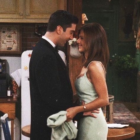 80/90s/00s on Instagram: “Ross and Rachel 🌹” Friends Ross And Rachel, Ross And Rachel, Friends Scenes, Friends Episodes, Friends Poster, Friends Cast, Ross Geller, Friends Tv Series, Phoebe Buffay