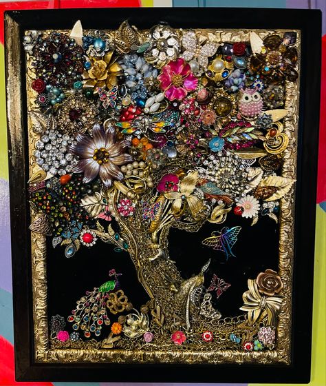 How To Make Costume Jewelry Christmas Tree, Costume Jewelry Art Ideas, Art Made From Old Jewelry, Brooch Display Ideas, Costume Jewelry Crafts Projects, Broach Display Ideas, Jewelry Art Ideas, Family Jewelry Ideas, Jewelry Tree Art