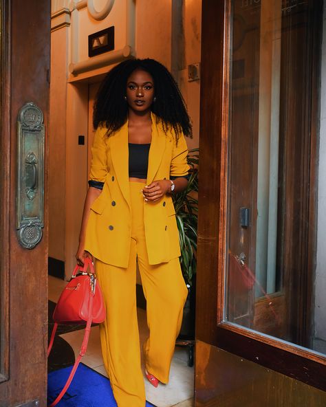 Best Dressed of the Week July 15th: Who Killed It In The Style Stakes? Formal Two Piece, Yellow Suit, Woman Suit Fashion, Visit Website, Beauty Lifestyle, Suit Fashion, Primavera Estate, Look Fashion, Classy Outfits