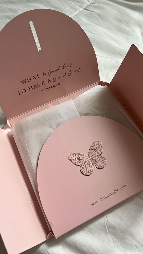 Clothing Business Packaging Aesthetic, Packaging For Fashion Brands, Invitation Packaging Ideas, Butterfly Packaging Design, Bussnis Woman Ideas, Business Packaging Ideas Boxes, Abaya Packaging Ideas, Mailer Bag Design, Creative Packaging Design Clothing