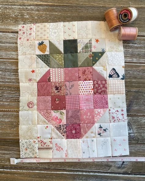 Ok, these strawberry blocks are so addicting! 🍓 I just couldn’t resist making a mini strawberry block with 1” squares, and I’m loving the … | Instagram Small Square Quilt Blocks, Square Quilts For Beginners, Patchwork Quilt Blocks, Small Beginner Quilting Projects, How To Sew Quilt Squares Together, Simple Quilt Squares, Cute Quilt Blocks, Handmade Sewn Gifts, 9 Block Quilt Patterns