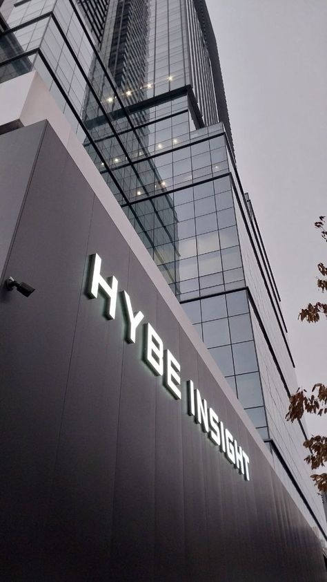 HYBE INSIGHT
KOREA Hybe Building Aesthetic, Hype Labels Entertainment, Hybe Building Inside, Kora Aesthetic, Hybe Practice Room, Hybe Wallpapers, Hybe Company, Hybe Aesthetic, Kpop Agency