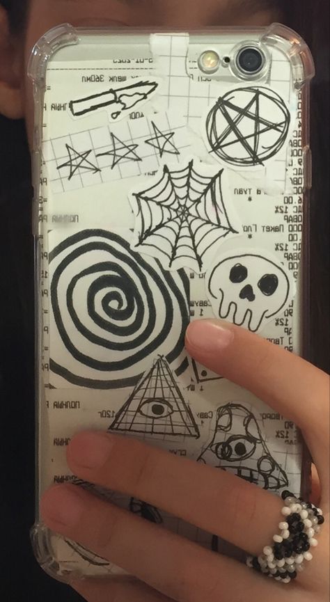 Drawings To Put In Your Clear Phone Case, Clear Phone Case Grunge, Black Phone Case Aesthetic Diy, Clear Phone Case Ideas Black Iphone, Things To Put In Clear Phone Cases, Creative Iphone Cases Design, Clear Phone Case Ideas Aesthetic Black, Coraline Phone Case, Clear Phone Case Ideas Aesthetic Grunge