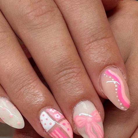 Ava Taylor | Licensed Utah Nail Tech! ❣️ on Instagram: "pink nails are forever my favorite 💖
•
•
•
#luminarynailsystems #utahnailtech #naturalnails #dndgelpolish #imagestudios #nailinspo #summernails #nailsnailsnails #utahnails" Preppy Acrylic Nails Pink, Preppy Summer Nails Pink, Pink Nails Preppy, Preppy Pink Nails Short, Utah Nails Designs, Preppy Pink Nails, Pink Birthday Nail Designs, Preppy Christmas Nails, Nail Designs Preppy Pink