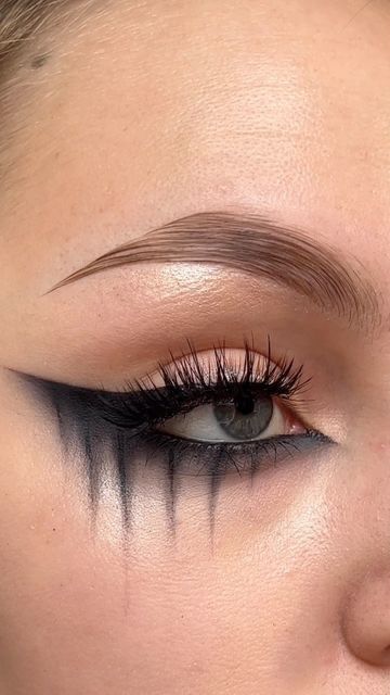 High Fae Makeup, Ghost Eye Makeup, Ghost Makeup Halloween, Hallowen Schminke, Easy Skull Makeup, Läskig Halloween, Spooky Makeup, Halloweenský Makeup, Kostum Halloween