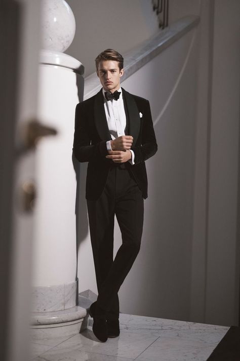 Ralph Lauren Fall 2020, Ralph Lauren Suits, Evening Suit, Ralph Lauren Fall, Ralph Lauren Menswear, Trendy Jackets, Prom Suits, Fashion Suits For Men, Men Formal