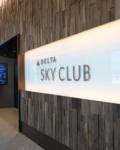 Delta First Class Aesthetic, Delta Sky Club Lounges, Airbnb Business Aesthetic, Delta Airlines Aesthetic, Airport Lounge Aesthetic, Manifesting Photos, Airlines Aesthetic, Delta Aesthetic, Delta Sky Club