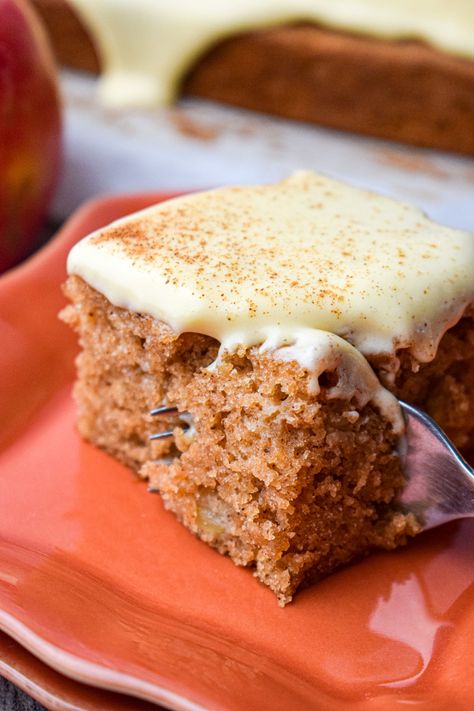 This moist and delicious Applesauce Spice Cake is so easy to throw together and is the perfect fall dessert or snack! Applesauce Spice Bundt Cake Recipes, Apple Spice Cake Bars, Spiced Applesauce Cake, Apple Sauce Baked Goods, Spice Dessert Recipes, Spice Cake With Applesauce, Healthy Spice Cake Recipes, Apple Cake With Applesauce, Applesauce Bars Recipes