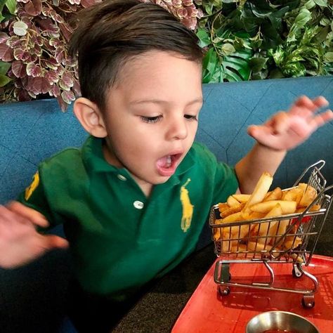 8 restaurantes para ir con niños en la CDMX (tienen divertidas áreas con juegos) Coffee Cafe, Mood Board, Pizza, Baby Face, Cafe, Restaurant, Coffee, Pizzas