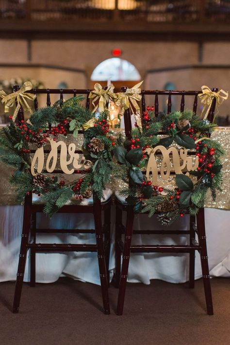 Christmas Wedding Centerpieces, Christmas Wedding Themes, Christmas Wedding Inspiration, Wedding Party Table Decorations, Christmas Wedding Decorations, Snow Wedding, Rustic Wedding Decorations, Unique Wedding Decor, Winter Wedding Decorations