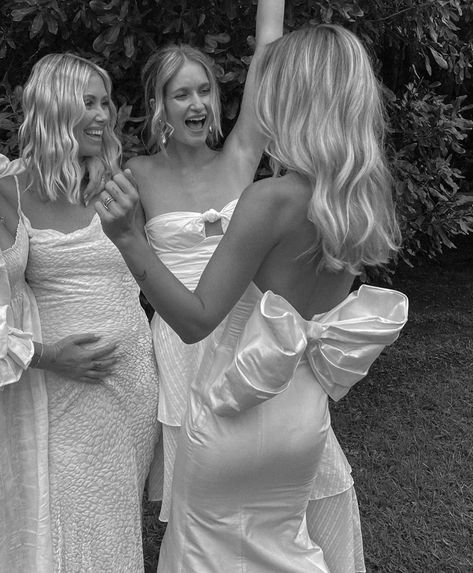 the romance. on Instagram: “The sweetest bride squad. ⁣ • the bride. @olivecooke ⁣ • the wedding dress. @rasario & @delarosa_bride • the bridesmaids dresses.…” Wedding Dress With Bow, Danielle Smith, Bow Wedding Dress, Wedding Outfit Ideas, Wedding Boards, Wedding Photo Inspo, Bride Squad, Bohemian Bride, Boho Luxe