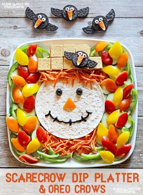 Scarecrow Dip Platter and Oreo Crows! Make this cute veggie tray for Halloween or Thanksgiving!! Fall Veggie Tray, Halloween Food Snacks, Creepy Halloween Food, Easy Halloween Snacks, Veggie Ideas, Food Thanksgiving, Halloween Food Ideas, Dip Platter, Halloween Food Appetizers