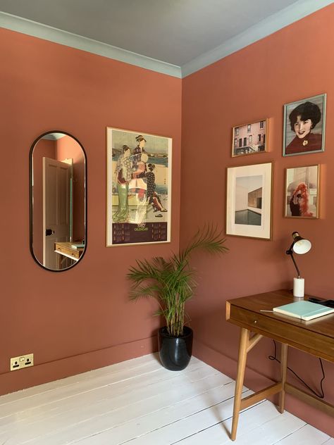 Terracotta Hallway Paint Colors, Terracota Wall Color, Color In Home, Painted Accent Wall, Terracotta Living Room, Terracotta Walls, Copper Living Room, Paint Color Trends, Terracotta Paint