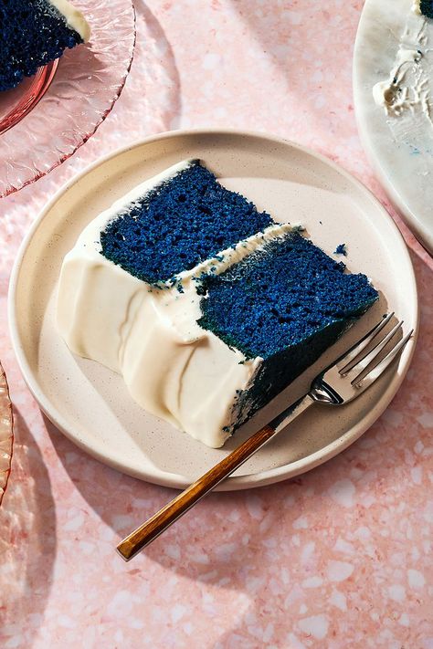 Blue Velvet Cake Recipe, Traditional Red Velvet Cake, Blue Velvet Cake, Blue Velvet Cakes, Velvet Cake Recipes, Dessert Recipies, Blue Desserts, Cake Recipes From Scratch, Cake Photography