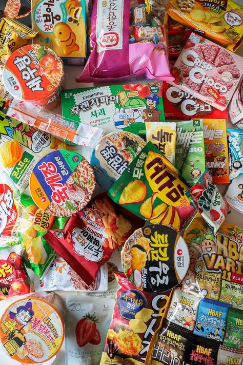 711 Snacks, Korean Snacks Products, Noodle Branding, Savory Noodles, Korea Snack, Snacks Korean, Junk Food Snacks Aesthetic, Korean Sweets, Korean Sweet Potato