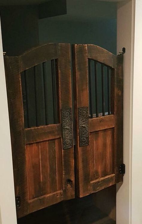 Swinging saloon doors Saloon Decor, Saloon Doors, Basement Doors, Western Saloon, Hardwood Doors, Rustic Bar, Cafe Door, Astuces Diy, Swinging Doors